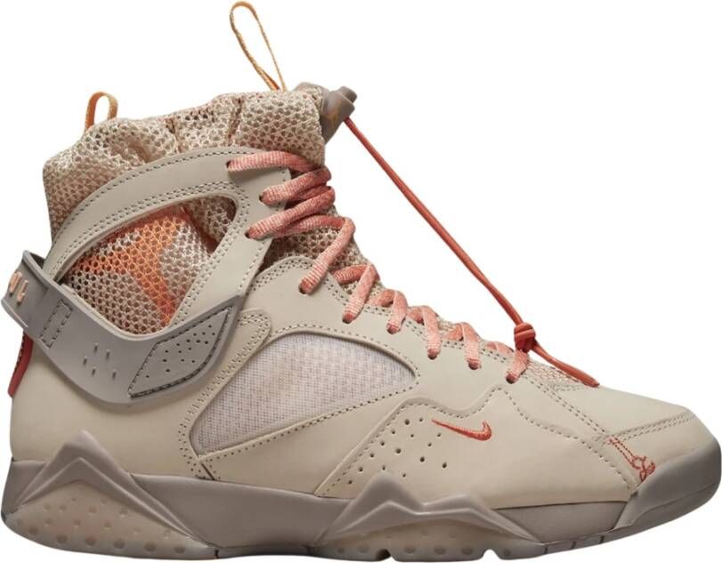 Nike Retro 7 Limited Edition Beauty Supply Beige Heren