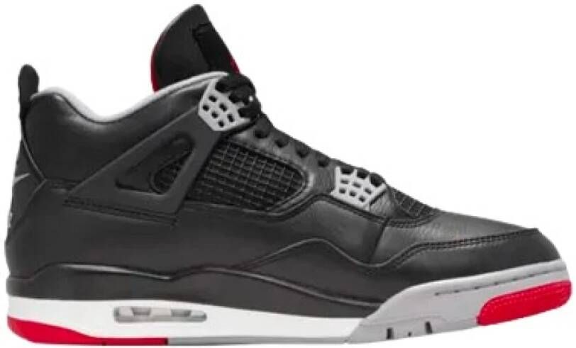 Jordan Retro Rood Zwart Sneakers