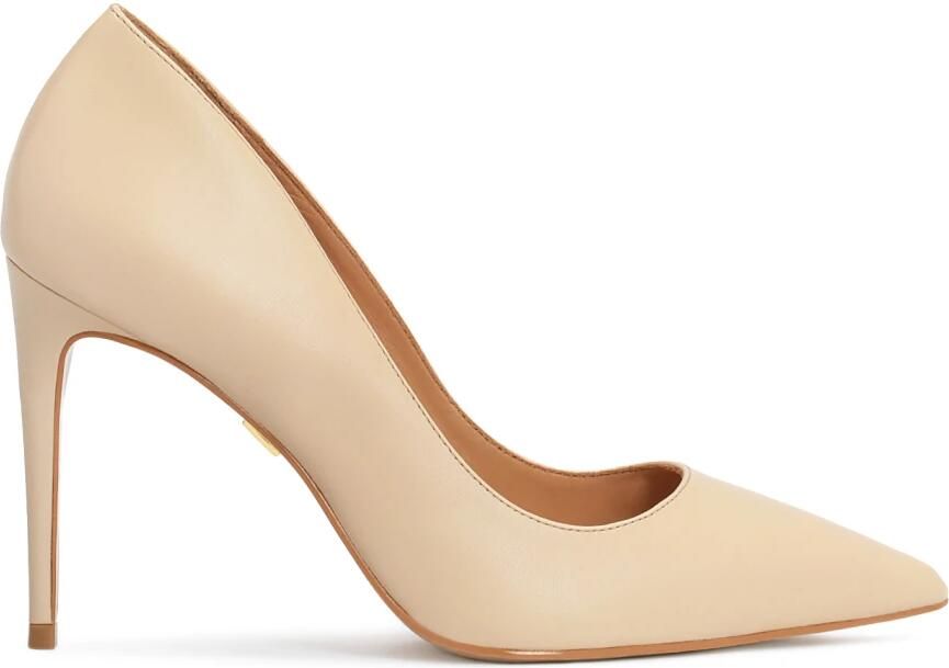 Kazar Beige pumps op een slanke hak.Dit product valt groot uit.