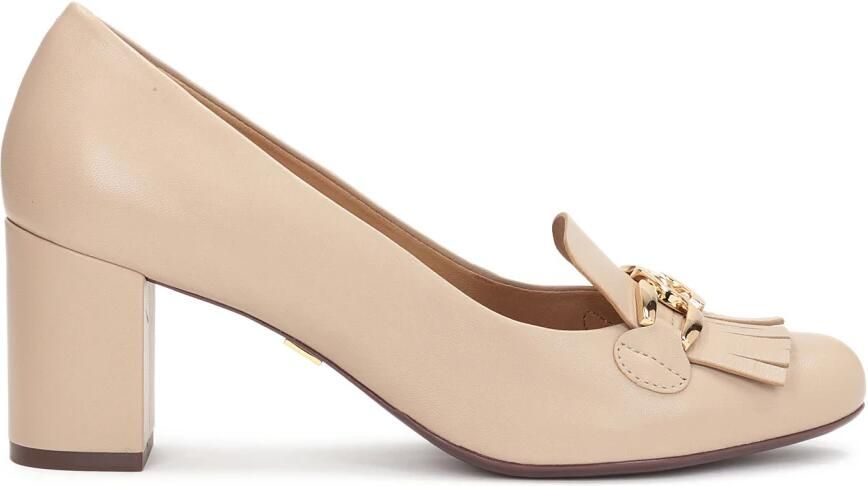 Kazar Beige stiletto pumps met kwastjes en een ketting.Dit product valt groot uit.