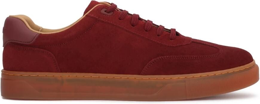Kazar Bordeau rode suède sneakers op contrasterende zool