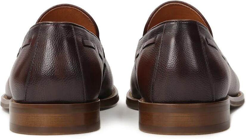 Kazar Bruine loafers met een teenband