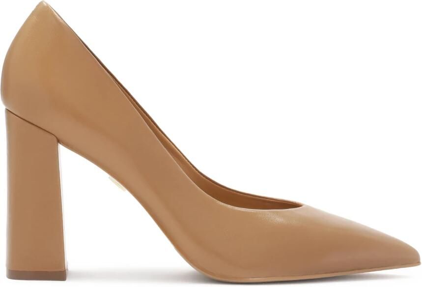Kazar Bruine pumps voor dames.Dit product valt klein uit.