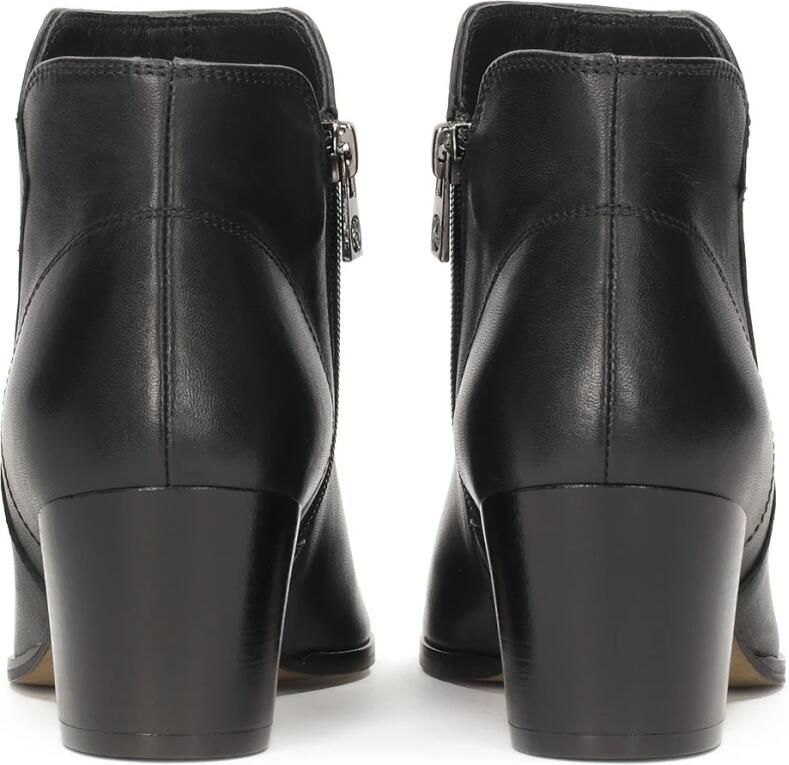 Kazar Enkellaarzen met een brede hak