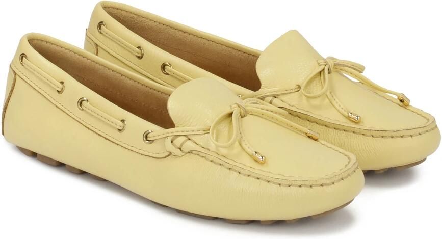 Kazar Gele mocassins met een bandje op een gestikte zool