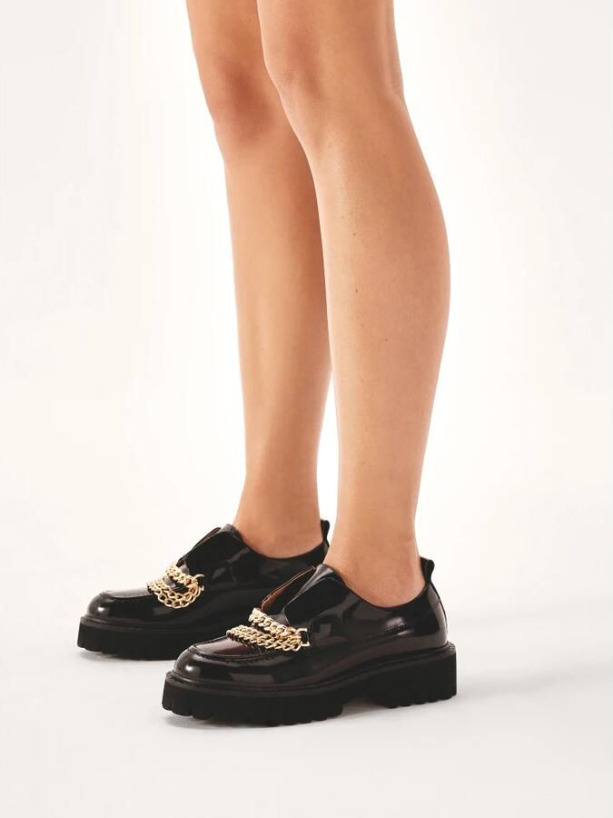 Kazar Halve schoenen op track zool versierd met kettingen.Dit product valt groot uit. - Foto 2