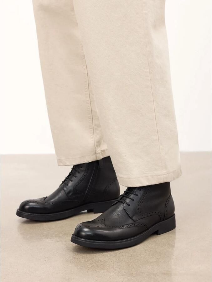 Kazar Heren leren laarzen met opengewerkte decoratie