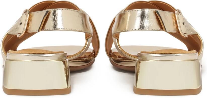 Kazar Lage sandalen in gemetalliseerd goud leer