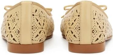 Kazar Leren ballerina's met een fijn uitgesneden ontwerp