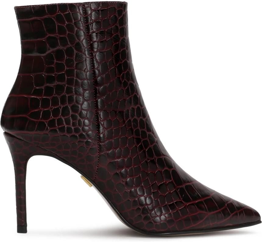 Kazar Maroon laarzen met reliëf krokodillenpatroon.Dit product valt klein uit.