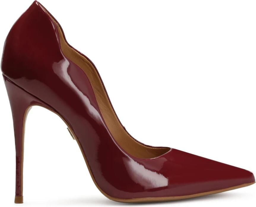 Kazar Maroon pumps met gerimpelde rand bovenaan.Dit product valt groot uit.