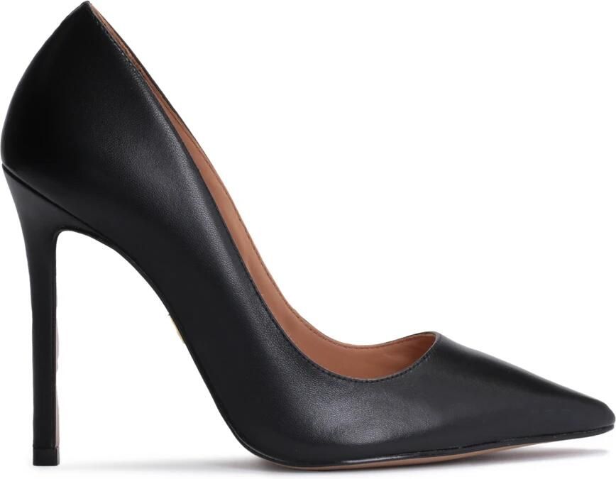 Kazar Tijdloze zwarte korrellederen ballerina's.Dit product valt groot uit.