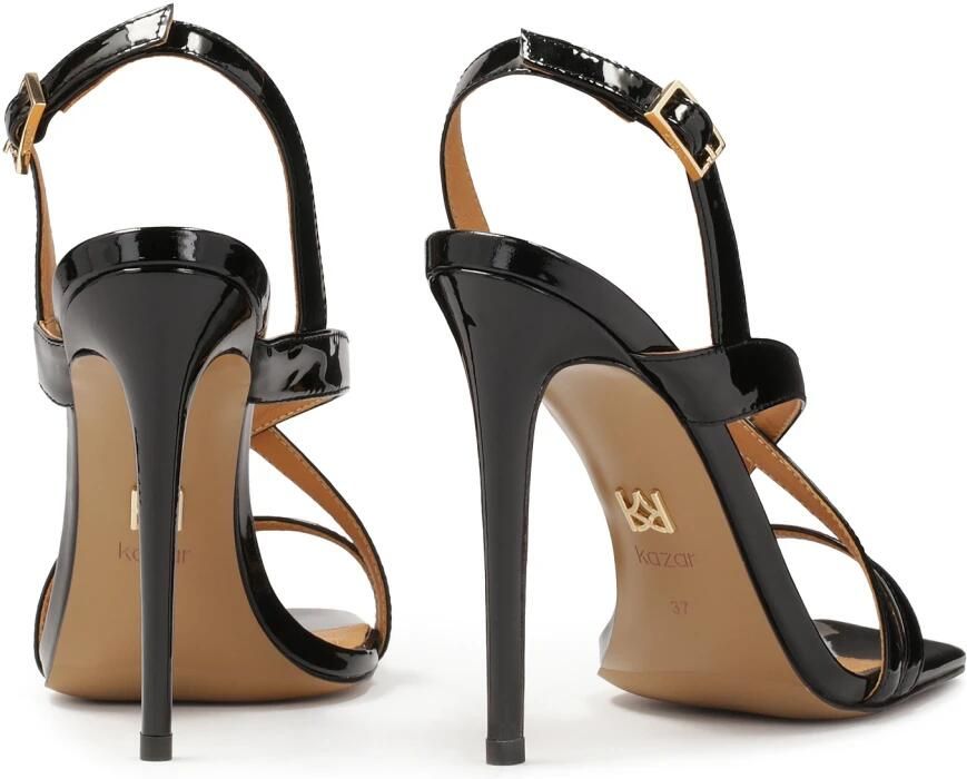 Kazar Zwart gelakte sandalen met elkaar verweven bandjes