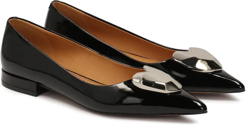 Kazar Zwarte gelakte pumps op een platte zool