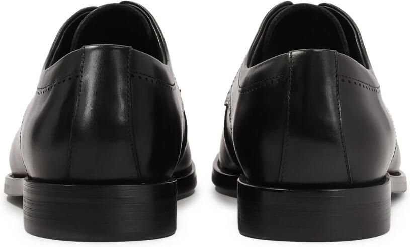 Kazar Zwarte herenschoenen met decoratieve perforatie