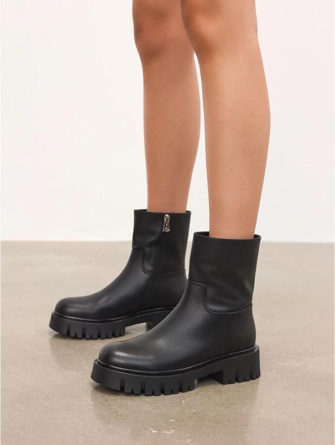 Kazar Zwarte leren laarzen op een stevige zool