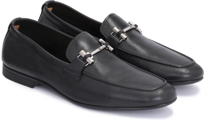 Kazar Zwarte leren loafers voor heren met metalen decoratie