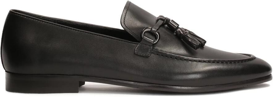 Kazar Zwarte loafers met kwastje.Dit product valt groot uit.