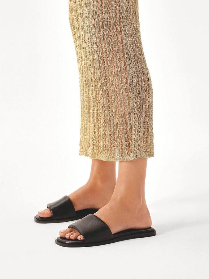 Kazar Zwarte muiltjes met slip-on op een platte zool