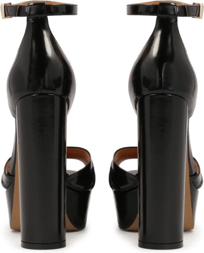 Kazar Zwarte sandalen met een brede hak en plateauzool