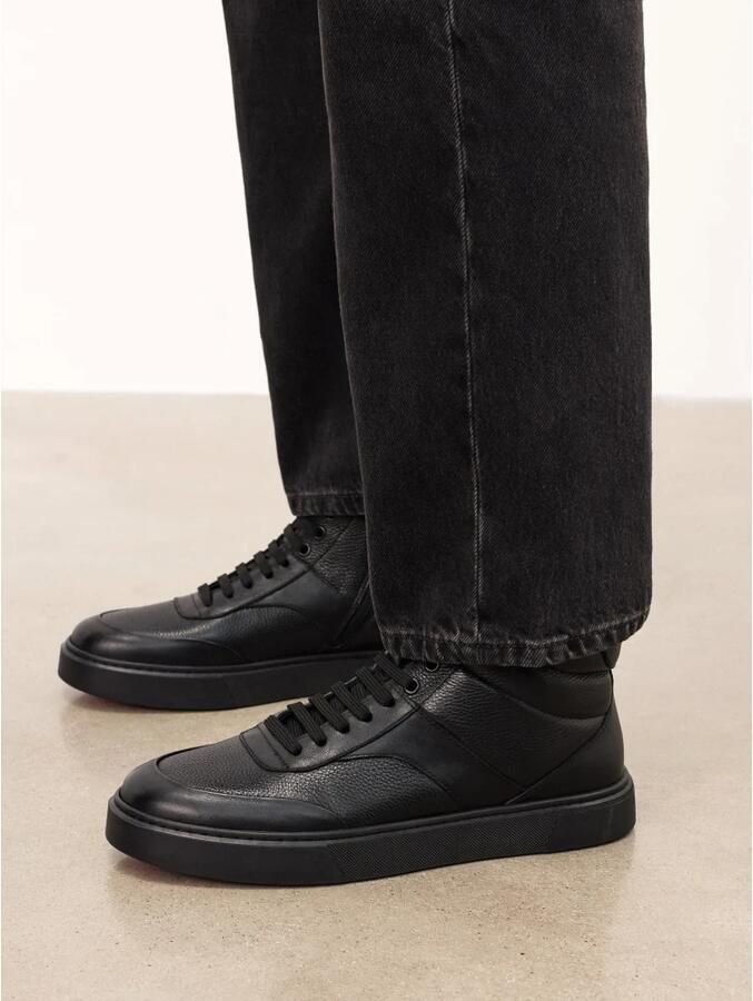 Kazar Zwarte sneakers met hoge schacht