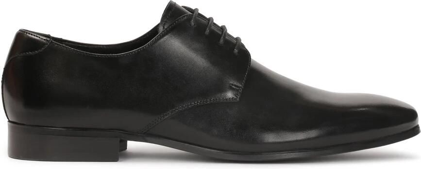 Kazar Zwarte veterschoenen voor heren.Dit product valt klein uit.