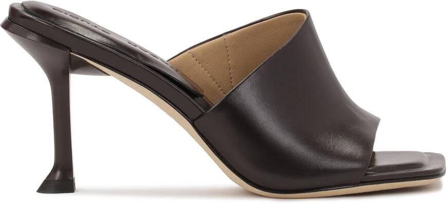 Kazar Studio Donkerbruine flip-flops met een cuphak