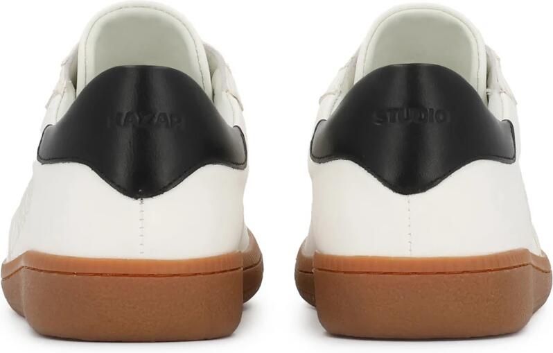 Kazar Studio Witte leren sneakers met zwarte hielkap