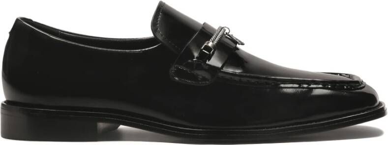 Kazar Studio Zwarte loafers met sieradenversiering