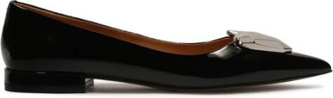 Kazar Zwarte gelakte pumps op een platte zool