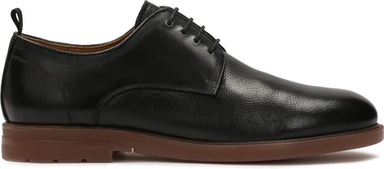 Kazar Zwarte leren halfschoenen met bruine zool