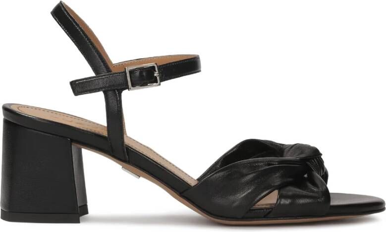 Kazar Zwarte leren sandalen met een decoratieve knoop