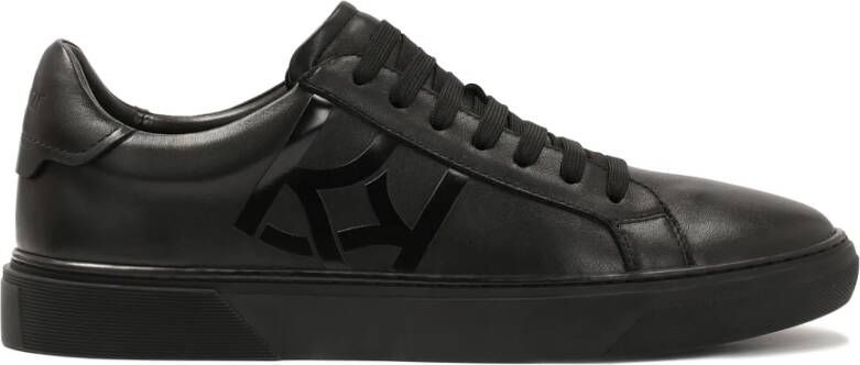 Kazar Zwarte sneakers met groot monogram
