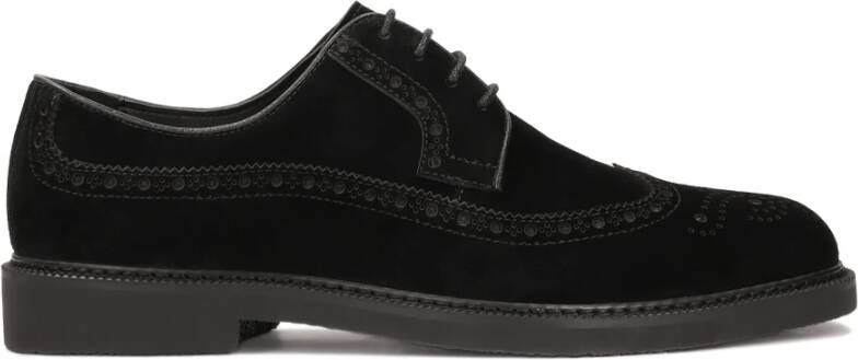 Kazar Zwarte suède halfschoenen met decoratie