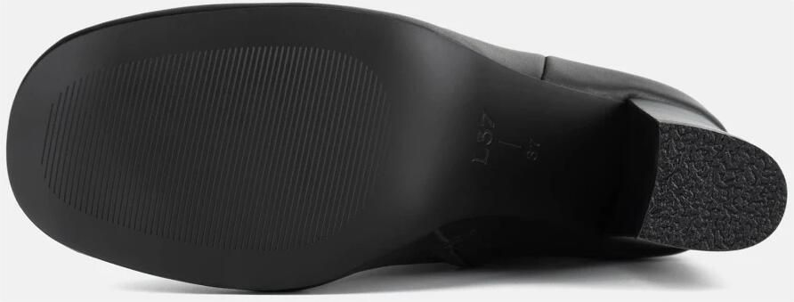 L37 Canyon Road Laars met Hak