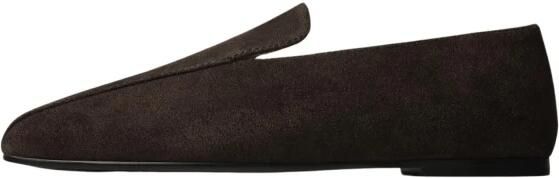 L37 Loafers