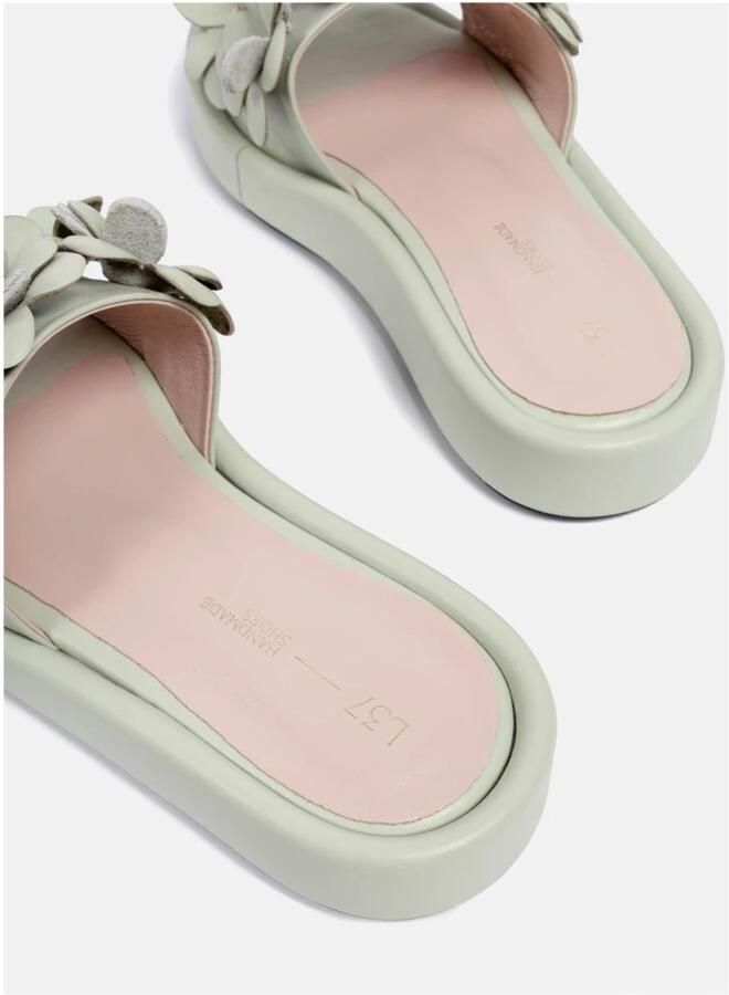L37 Slippers