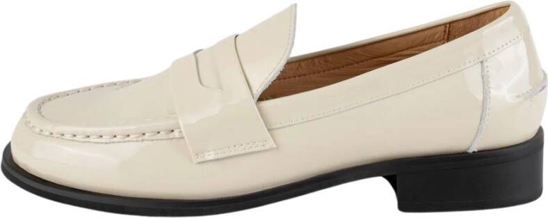 L37 Loafers