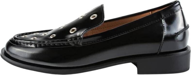 L37 Loafers