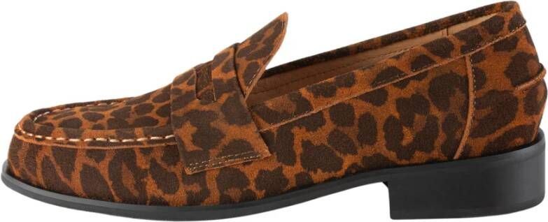 L37 Loafers
