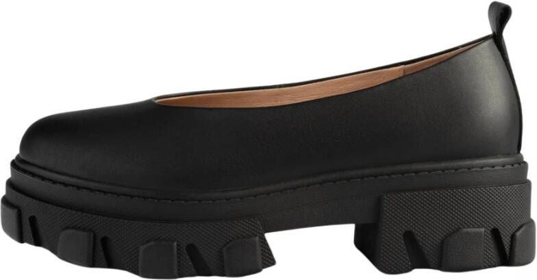 L37 Loafers