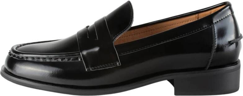 L37 Loafers
