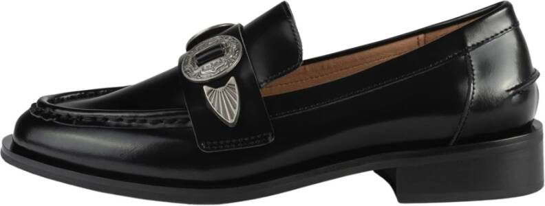 L37 Loafers