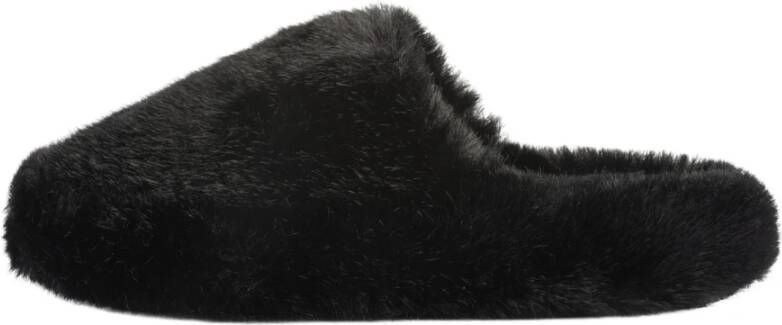 L37 Slippers