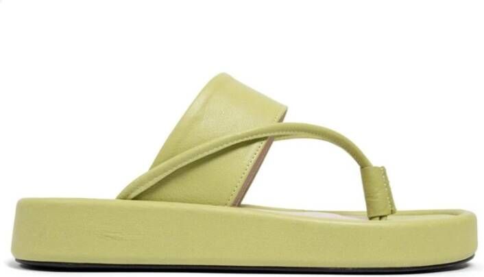 L37 Slippers