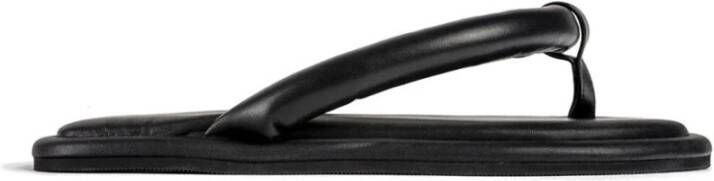 L37 Unieke slippers