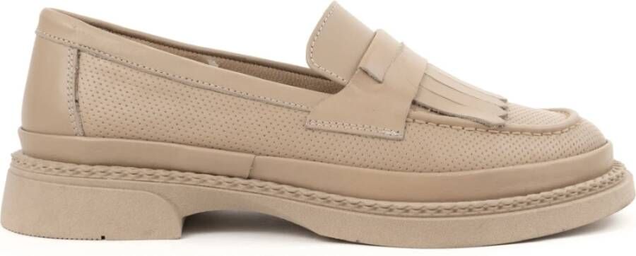 La Conte Beige Gesloten Loafers voor Vrouwen