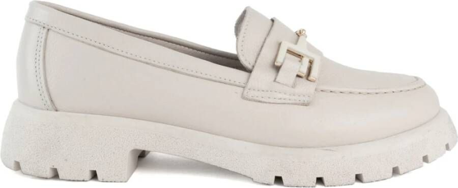 La Conte Beige Gesloten Loafers voor Vrouwen