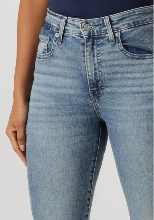 Levi's 725 High Rise Bootcut Jeans