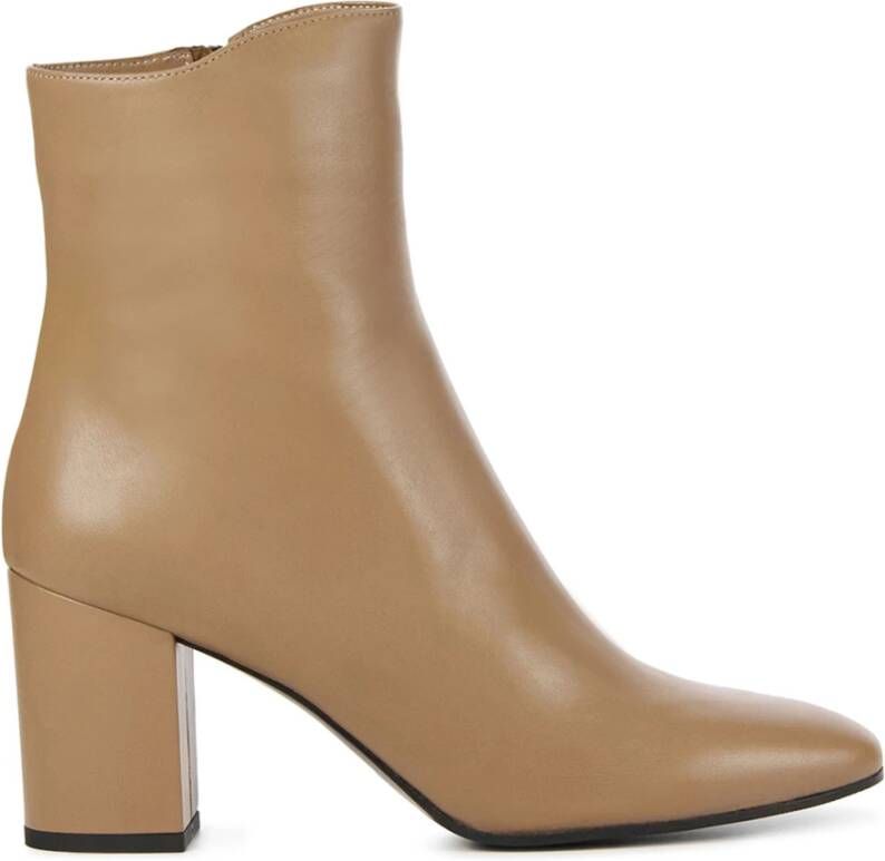 LINA LOCCHI Enkellaarsjes Dames 3232 Led Maat: 38 Materiaal: Leer Kleur: Camel